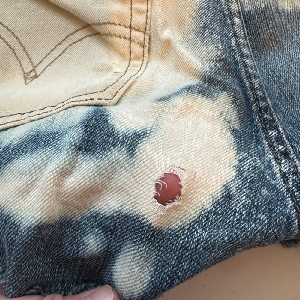 Levi 514 Distressed Denim Womens Jeans Shorts size 16 - Picture 8 of 11